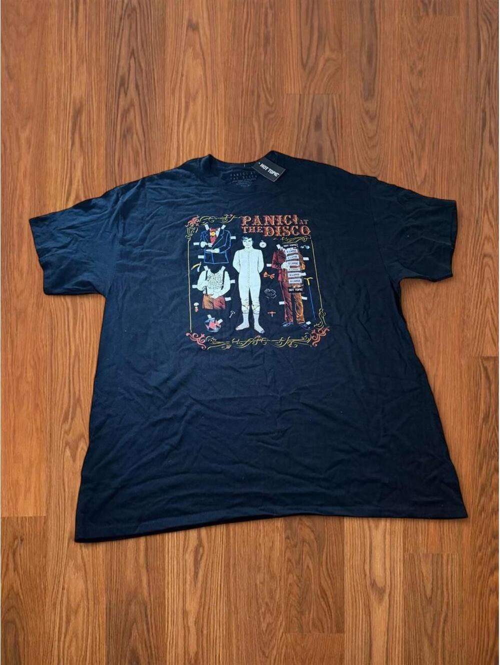 Panic At The Disco! Graphic T-Shirt Large Black Hot Topic NWT Band Tee